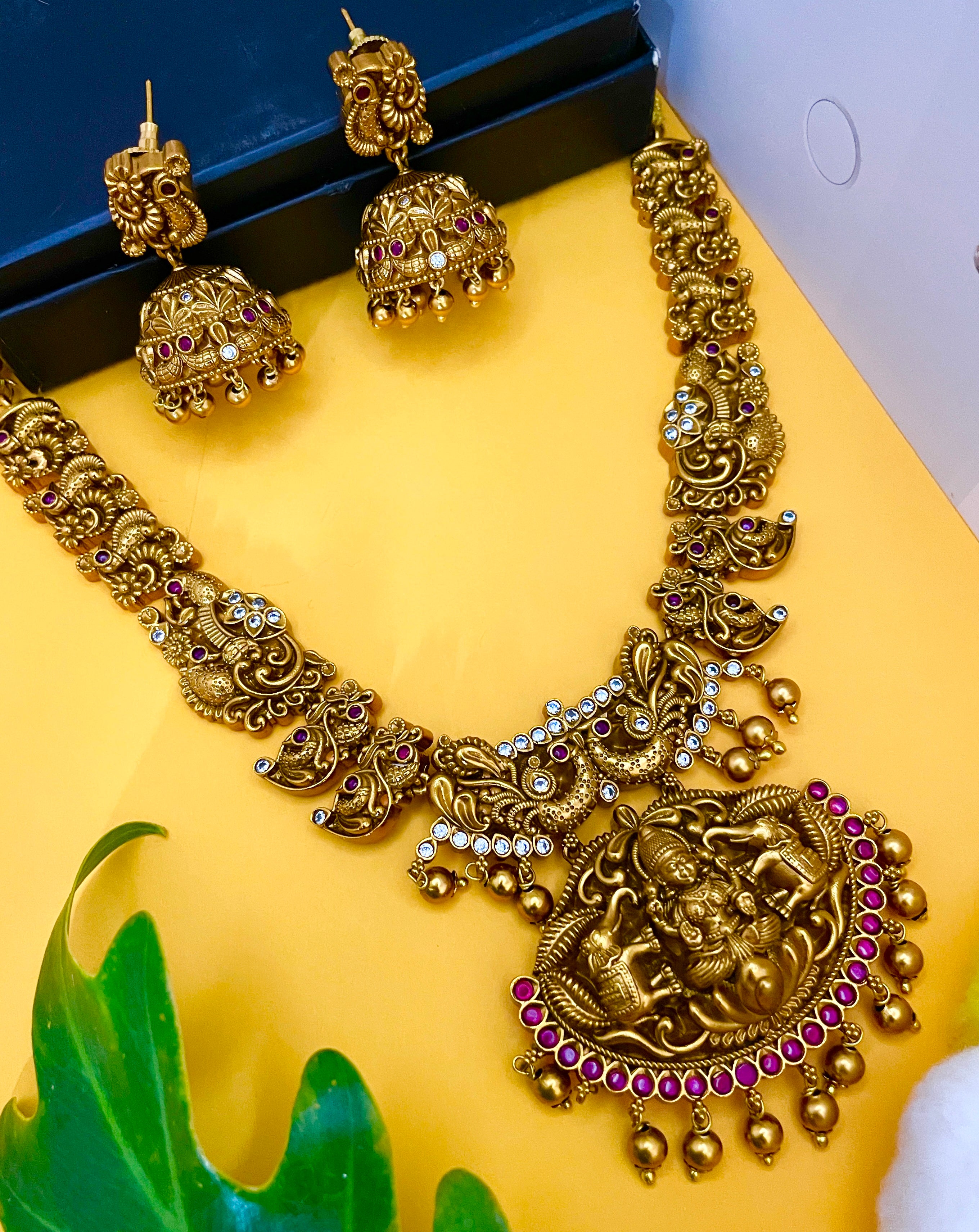 Gold matte finish necklace sales
